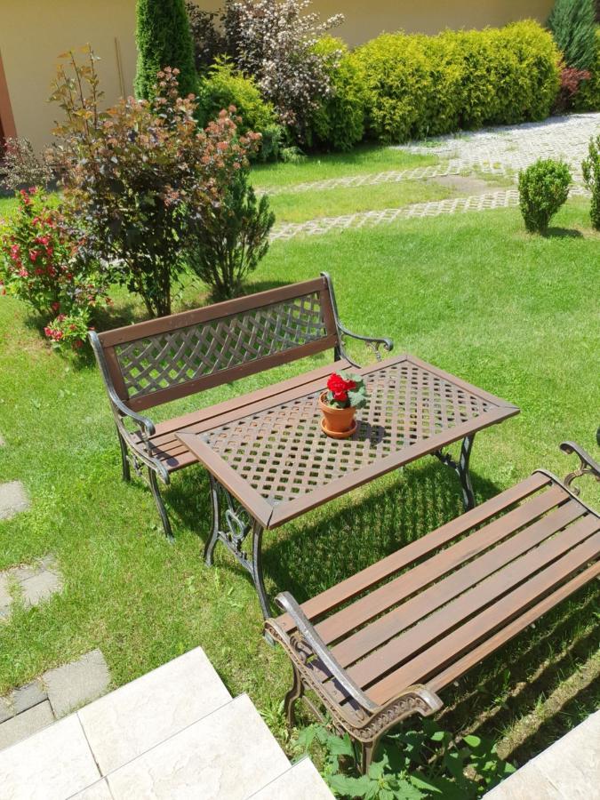 Privat Bartky Apartamento Vrbov Exterior foto