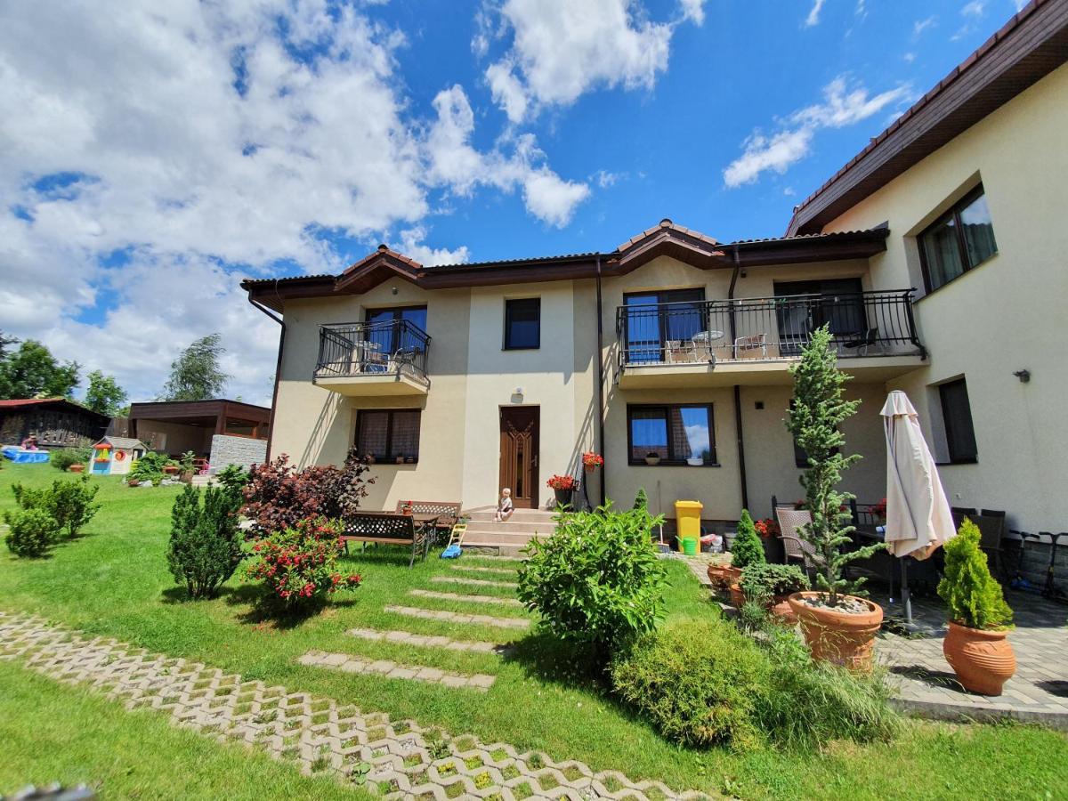 Privat Bartky Apartamento Vrbov Exterior foto
