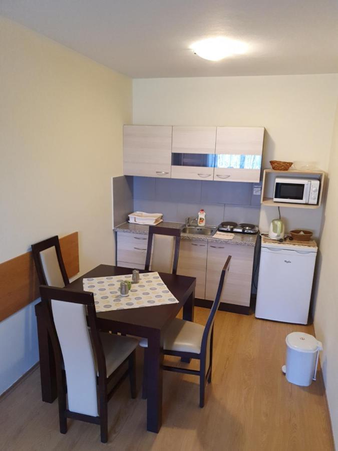 Privat Bartky Apartamento Vrbov Exterior foto