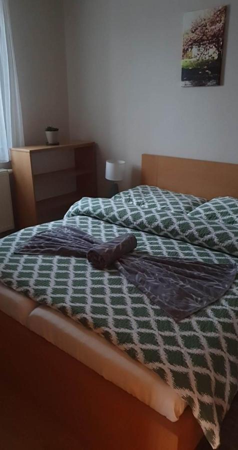 Privat Bartky Apartamento Vrbov Exterior foto