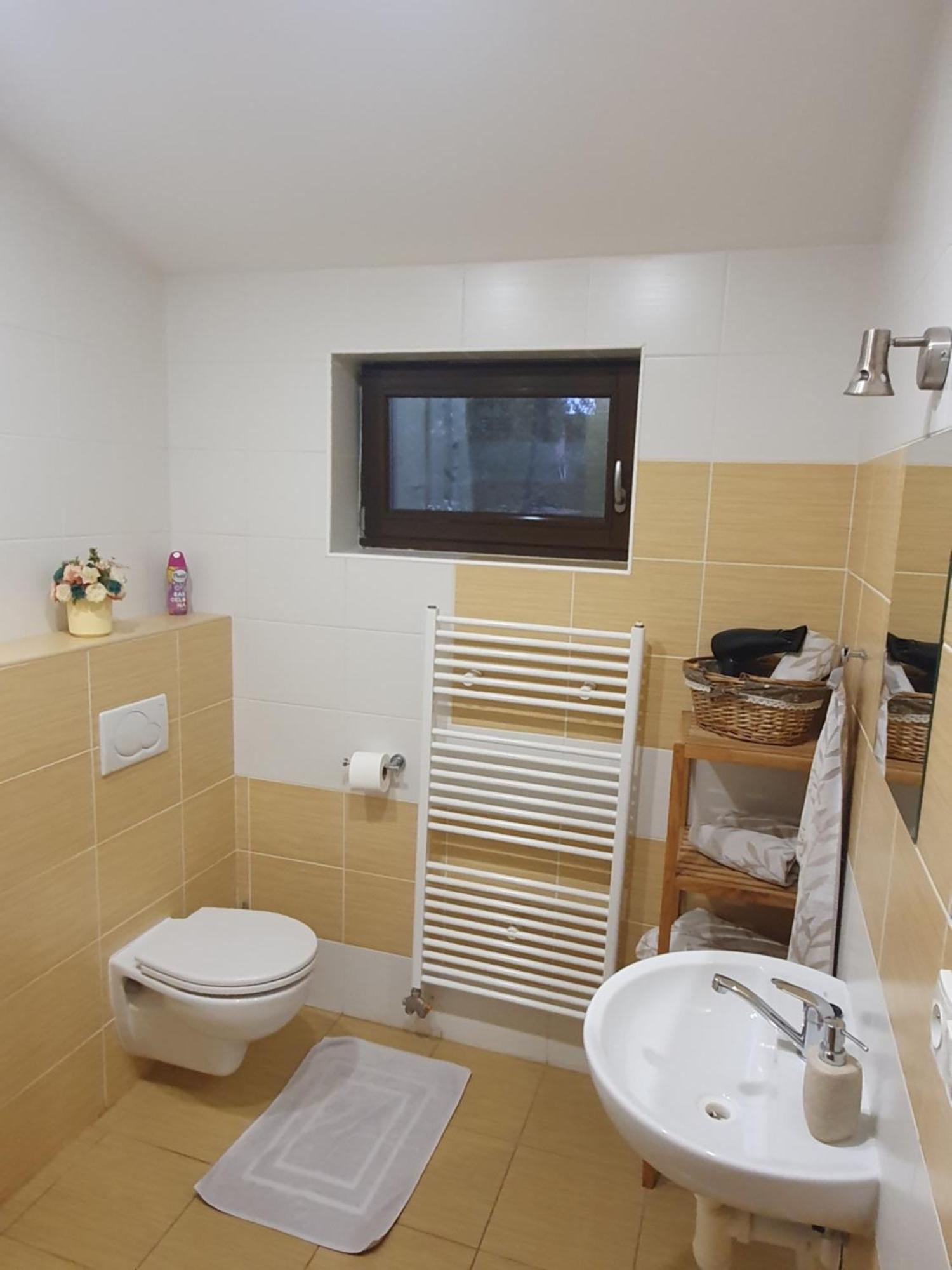 Privat Bartky Apartamento Vrbov Exterior foto