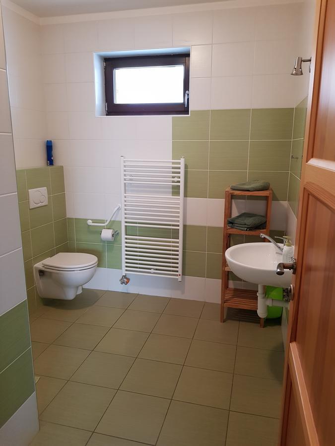Privat Bartky Apartamento Vrbov Exterior foto