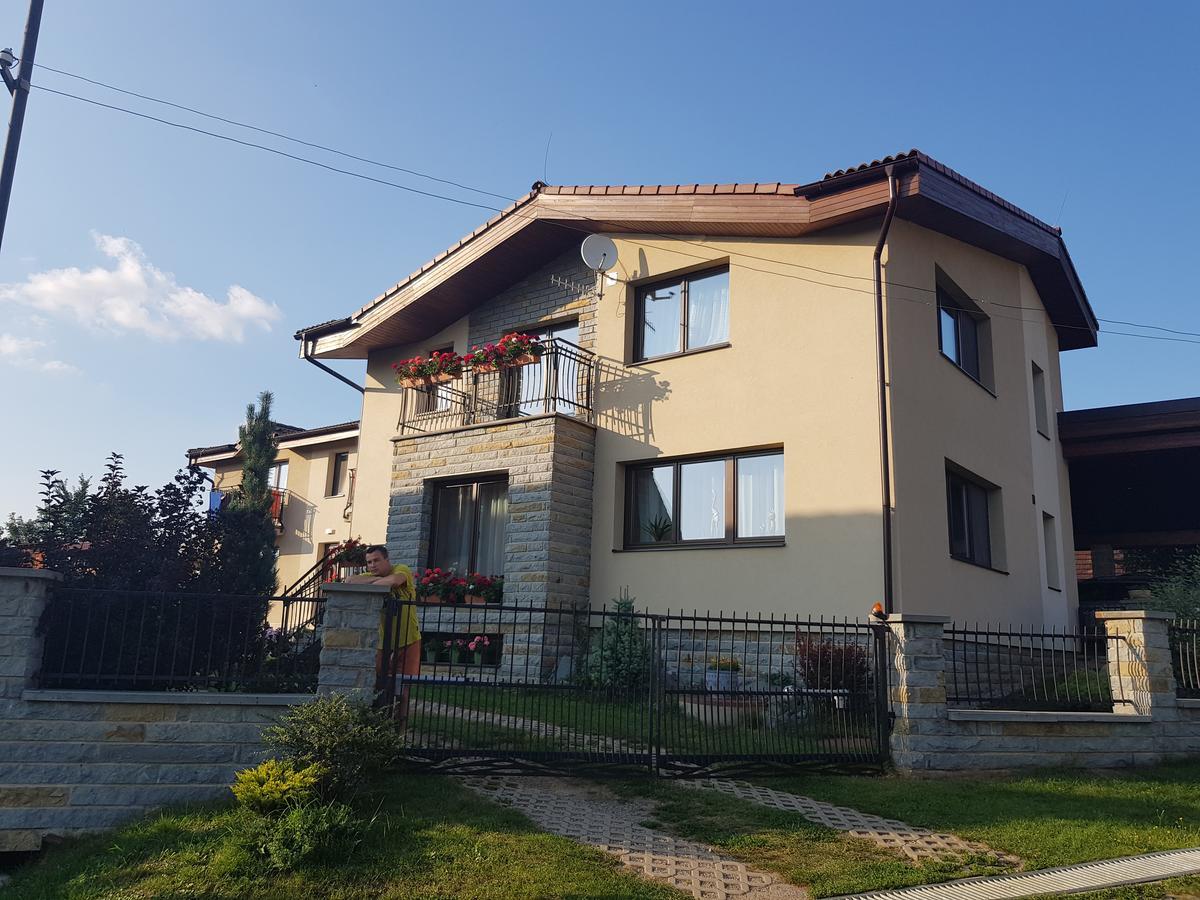 Privat Bartky Apartamento Vrbov Exterior foto
