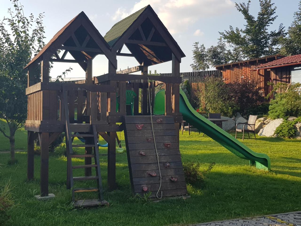 Privat Bartky Apartamento Vrbov Exterior foto